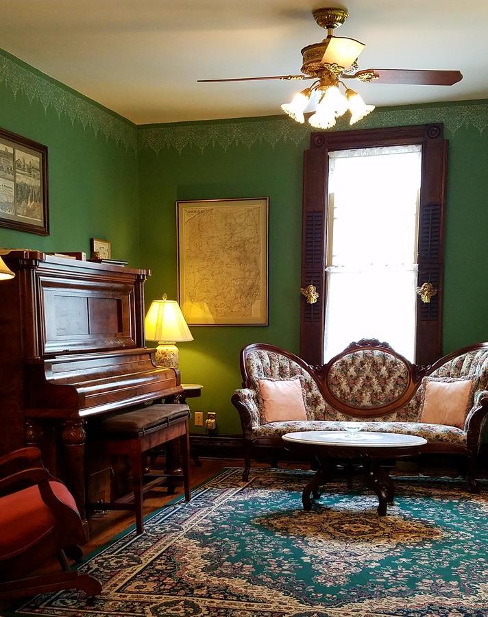 Trimmer House Bed And Breakfast Penn Yan Exterior photo