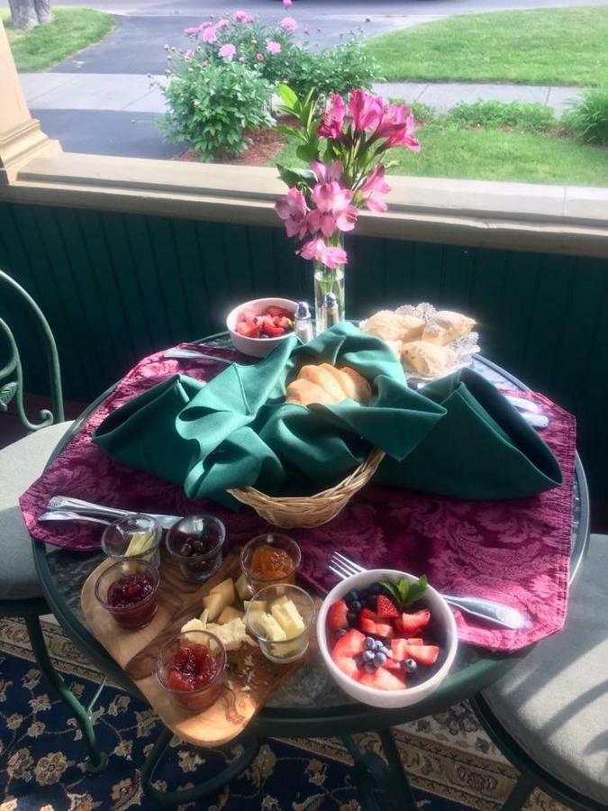 Trimmer House Bed And Breakfast Penn Yan Exterior photo